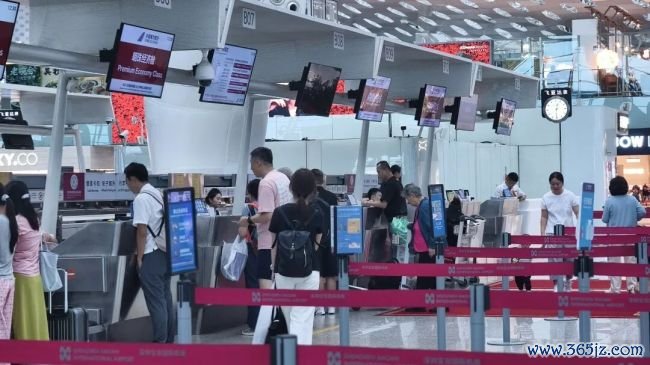 深圳暴雨中惊现“水龙卷” 激发市民热议